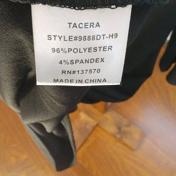 TACERA Black Loose Fitting Dress Size XL Embroidered Red Rose Ruffled Sleeves - Picture 6 of 10